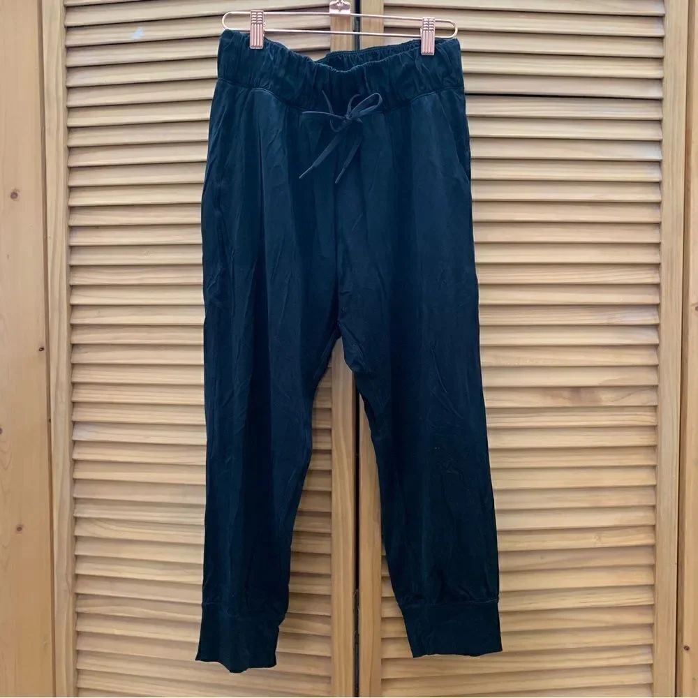 Lululemon Athletica Black Joggers size 4